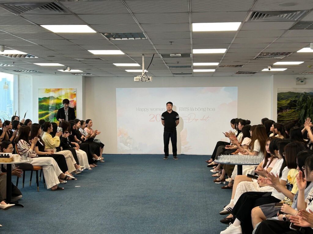 Ngày Của Phái Đẹp: Ấm Áp Tiếng Cười, Ngọt Ngào Hương Nến"